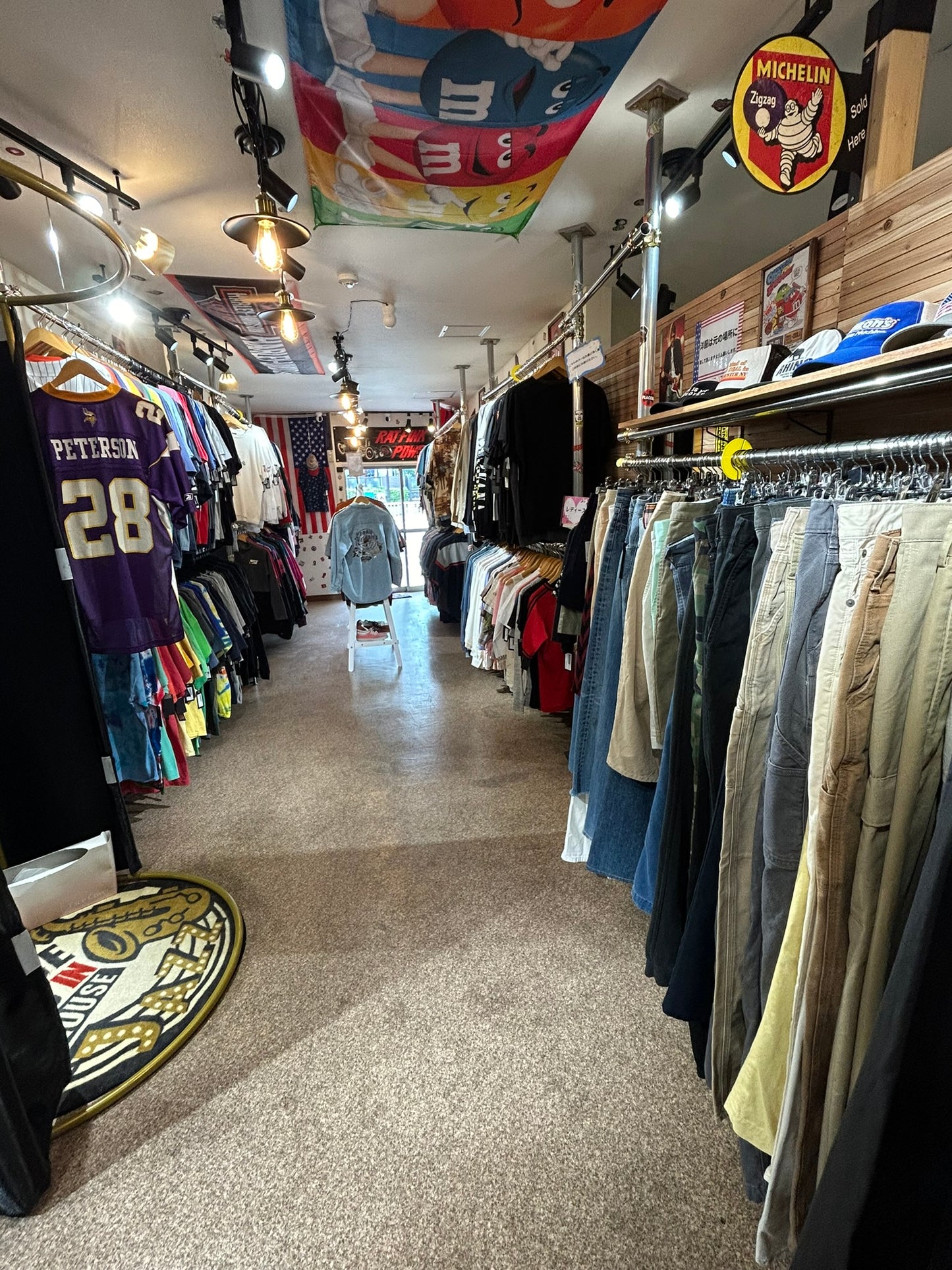 無人古着屋かぞくのふるぎ 大島店